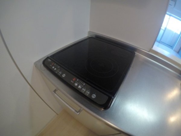 セレニテ江坂四番館(キッチン)