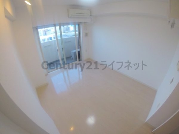 セレニテ新大阪2番館(リビング)