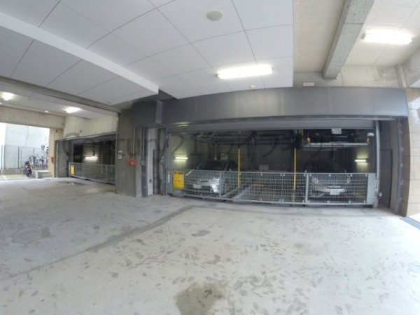 セレニテ新大阪2番館(駐車場)