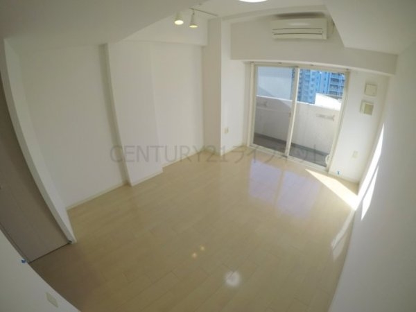 セレニテ新大阪2番館(リビング)