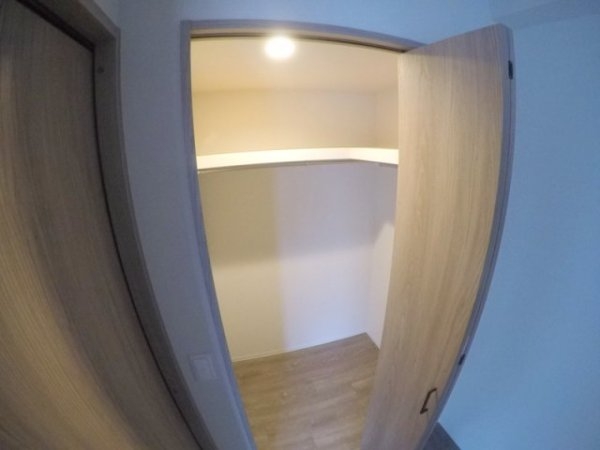 コンフォリアリヴ南森町2(収納)