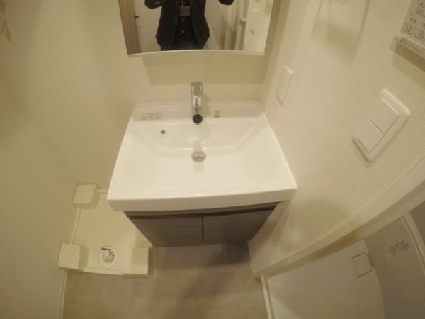 コンフォリアリヴ南森町2(洗面台・洗面所)