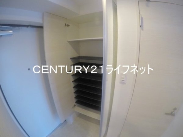 Alivis北梅田(玄関)