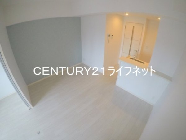 Alivis北梅田(リビング)