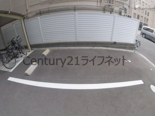 セレニテ梅田北プレミアム(駐車場)