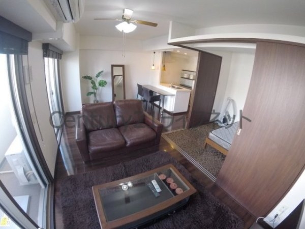 セレニテ梅田北プレミアム(リビング)