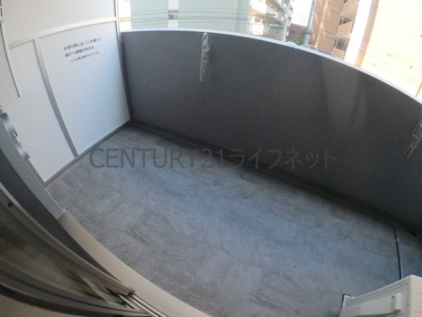 セレニテ江坂グランデ