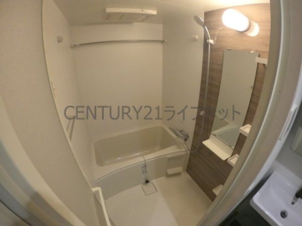 セレニテ江坂グランデ