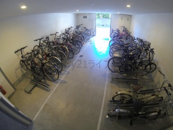 クリスタルグランツ梅田2