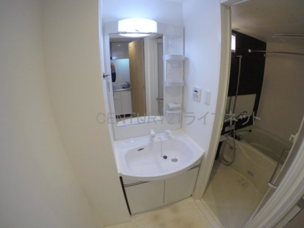 エムディアイジェイ江坂コート