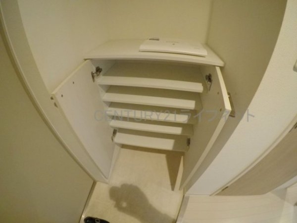 エムディアイジェイ江坂コート