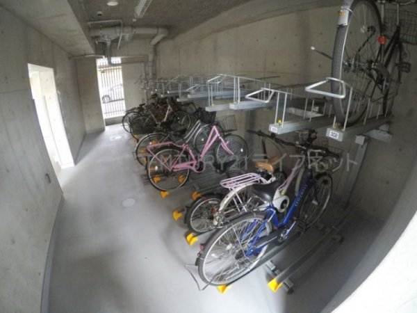 エムディアイジェイ江坂コート