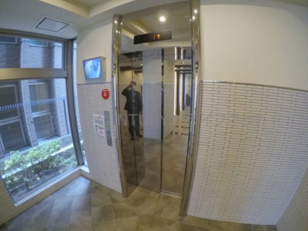 エムディアイジェイ江坂コート