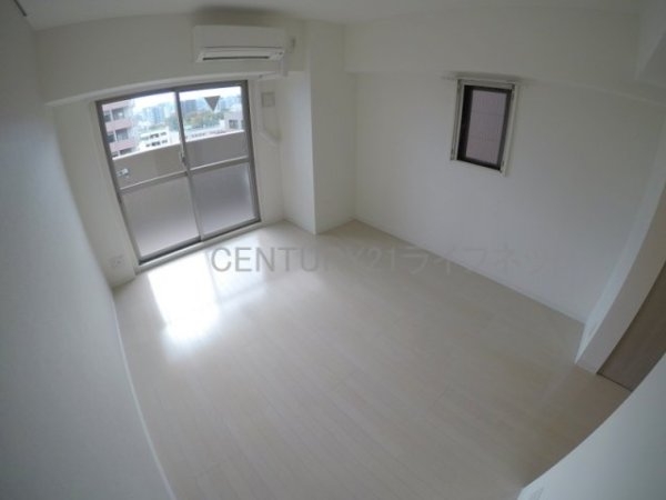 エムディアイジェイ江坂コート