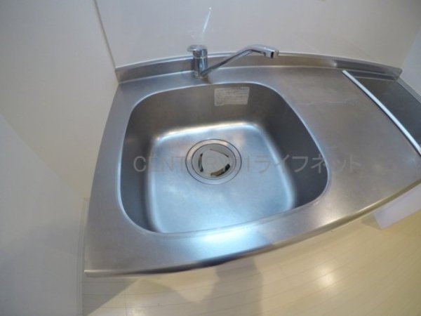 エムディアイジェイ江坂コート