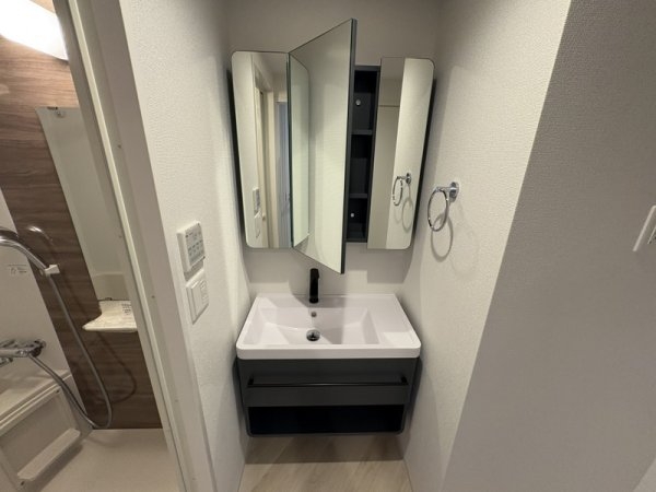 セレニテ江坂エクラ