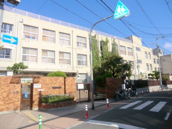 大阪市東淀川区西淡路３丁目のマンション(大阪市立西淡路小学校)