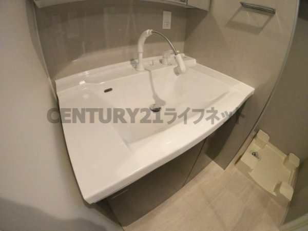 ラグレース天六