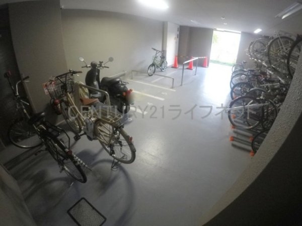 ファステート江坂ランウェイ