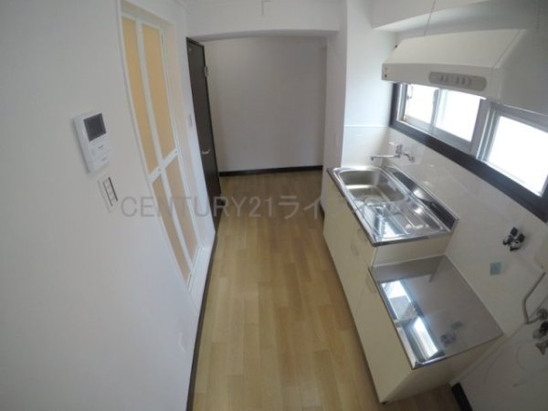 アールエンシンビル