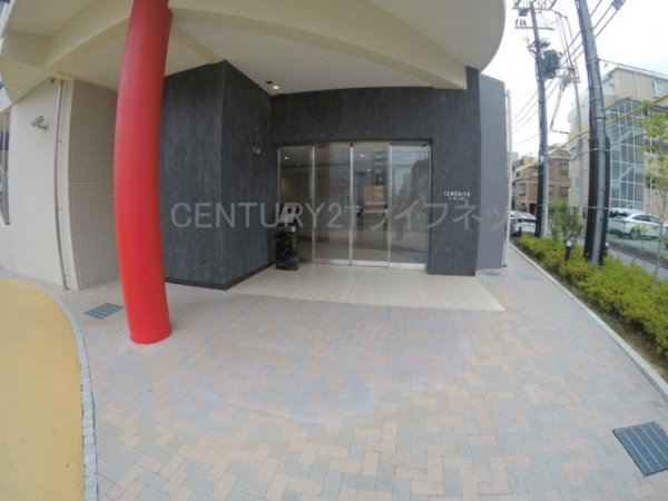 セレニテ江坂ルフレ