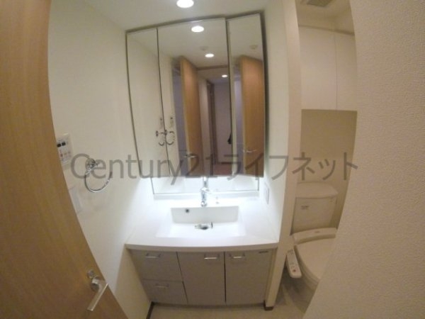 フローライト南森町