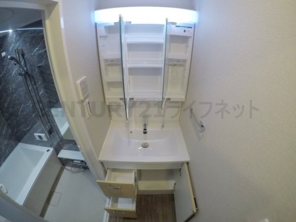 ミッドコート東三国