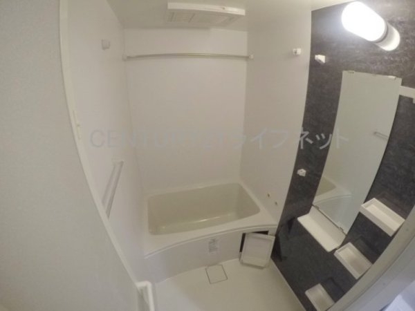 セレニテ江坂ミラク