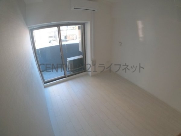 セレニテ江坂グランデ