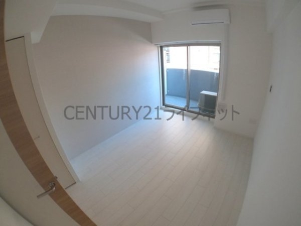 セレニテ江坂グランデ