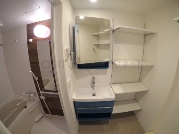 プレサンス江坂ベルフィーヌ