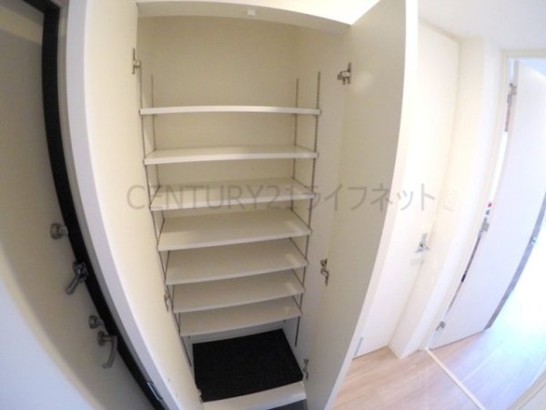 プレサンス江坂ベルフィーヌ