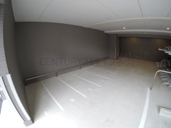 プレサンス江坂ベルフィーヌ