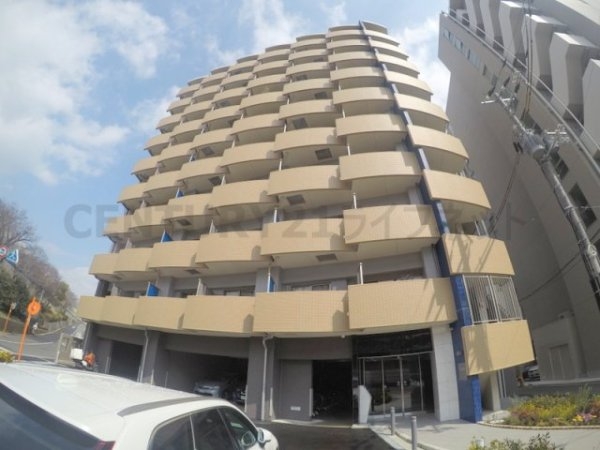 プレサンス江坂ベルフィーヌ