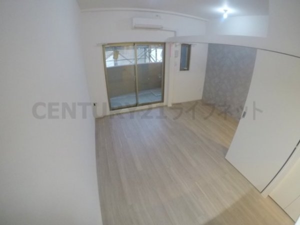 プレサンス江坂ベルフィーヌ