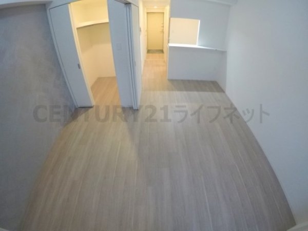 プレサンス江坂ベルフィーヌ