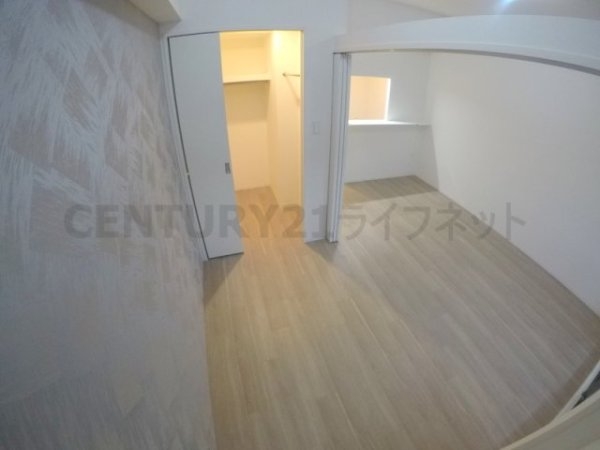 プレサンス江坂ベルフィーヌ