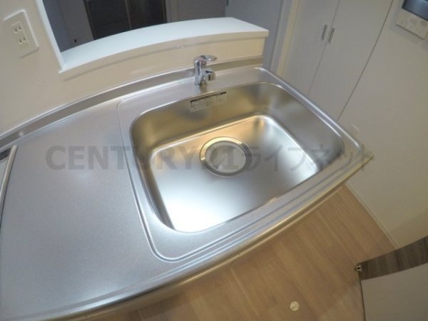 プレサンス江坂ベルフィーヌ