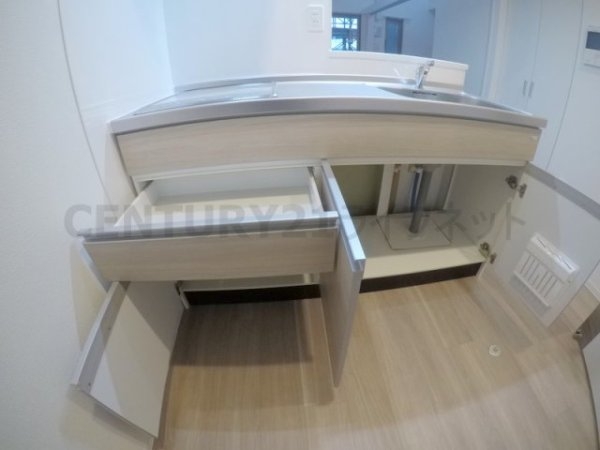 プレサンス江坂ベルフィーヌ