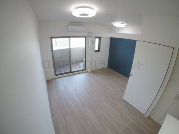 プレサンス江坂ベルフィーヌ