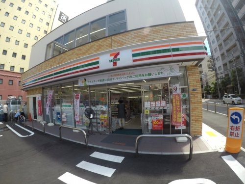ロッヂえざかA(セブンイレブン吹田江坂町2丁目店)