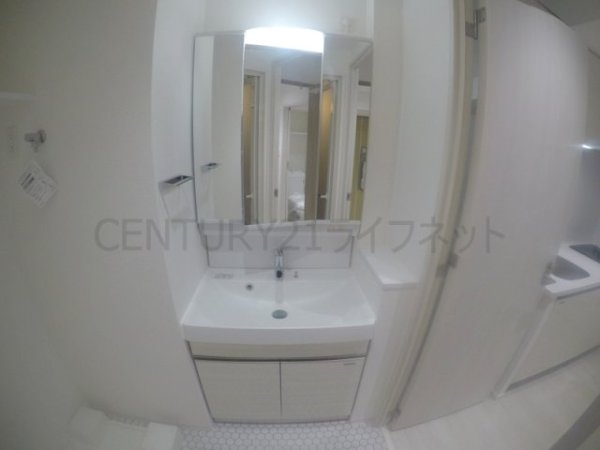 レオンコンフォート十三