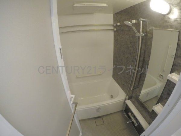 ザミューチュアル江坂