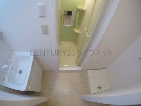 ラ・ヴィ江坂イースト