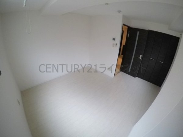 ラ・ヴィ江坂イースト