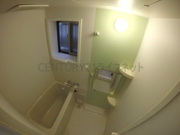 ラ・ヴィ江坂イースト