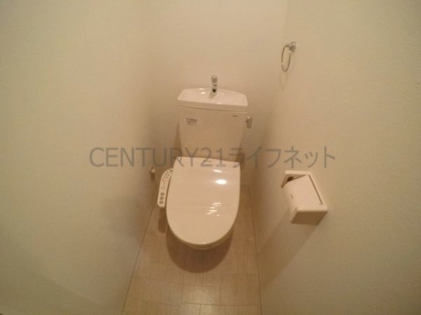 ラ・ヴィ江坂イースト