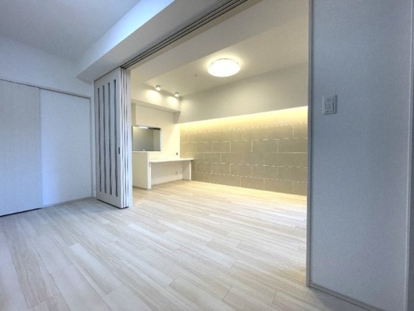 プレジオ西中島ASIAN