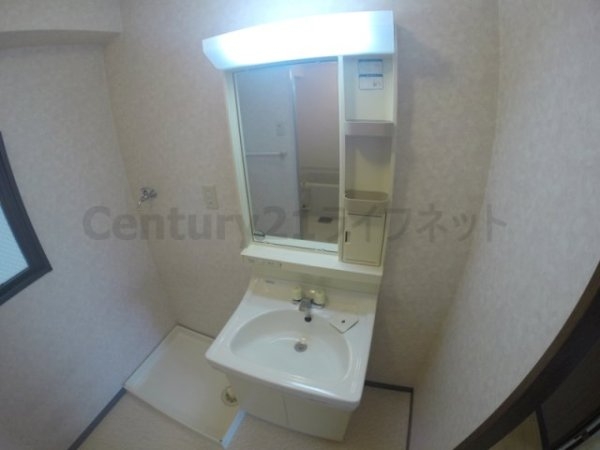 ドムール三国2番館