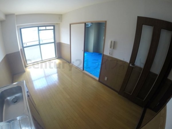 ドムール三国2番館